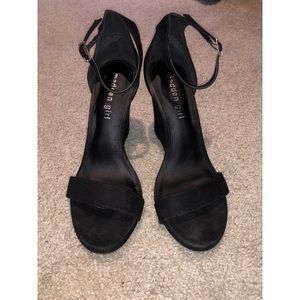 Black Wedges